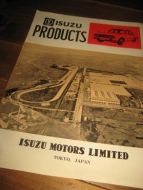 Reklamesak for ISUZU PRODUCTS, med bilde av alle dei 11 forskjellige bilane som ble produsert dette året. 60 tallet