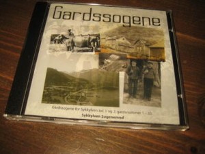 Digitalisert utgave p? CD av Gardsoga for Sykkylven, bind 1-2. Omhandler gardsnummer 1-33. Ubrukt!! Sponsa av EKORNES FABRIKKER.