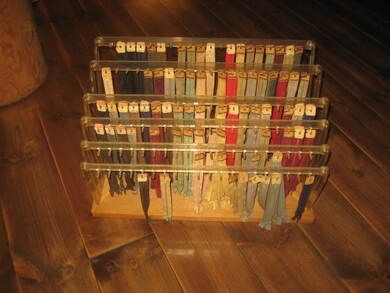 Meget pen salsdispenser for glidelås ca 60*20 cm stor 40 cm høg pen i din gamle krambod 60 tallet