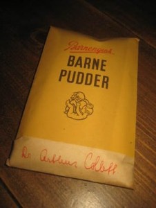 Strøpken pakke Barnengens BARNE PUDDER, 30-40 tallet, med ubrukt innhold,