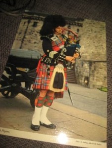 Scottish Pipers, 80 tallet