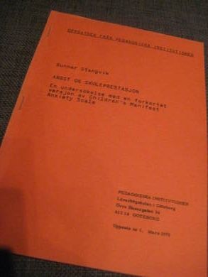 STANGVIK GUNNAR: ANGST OG SKOLEPRESTASJON 1972