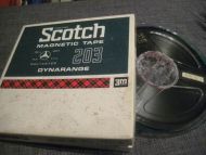 MAGNETBAND MED MUSIKK usikker på kva som er spela inn 60 tallet Dette er nr 1