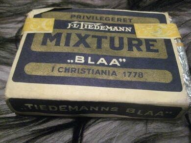 MIXTURE BLAA, fra Johan L. Tiedemans Tobaksfabrik. 50 tallet