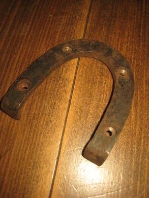 Gammelt heljern ca 4 7 cm mellom sidene Dette er nr 3