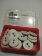 Prym eske med innhold 50 tallet Dette er nr 1