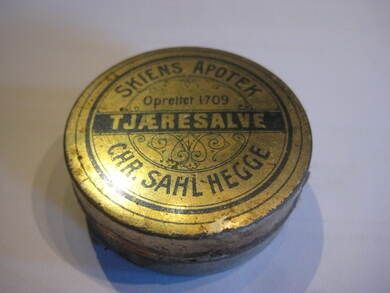 TJÆRESALVE fra SKIENS APOTEK CHR SAHL HEGGE tidleg 1900