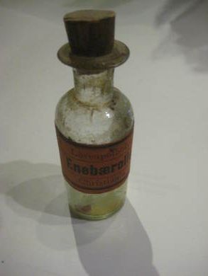 ENEB&AElig;ROLJE fra L&oslash;veapotheket Christiania tidleg 1900 dette er flaske nr 22