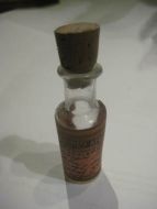 Medisinflaske fra JERNBAKETORVETS APOTHEK CHRISTIANIA tidleg 1900 meget pen etikett med resept fra lege dette er flaske nr 23