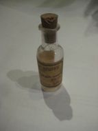 Medisinflaske fra Ullensaker Apotek 1921 med resept fra lege dette er flaske nr 17