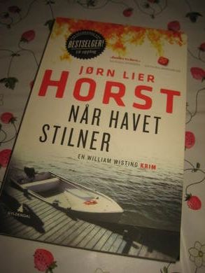 HORST, JØRN LIER: NÅR HAVET STILNER. 2015