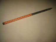 Ubrukt og strøken griffel brukt i skulestova på 1800 tallet og litt inn på 1900 Denne har rødt papir En godbit for den rette samler