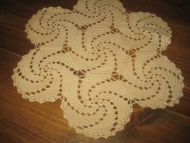 Pen hekla brikke ca 33 cm i diameter Dette er nr 7