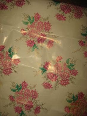 Stort ark med gammel julepapir noe for din samling?