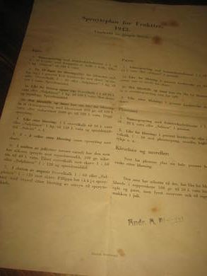 Storåa Jørgen: Sprøyteplan for Frukttre 1943 Stempla Andr A Ringdal Stranda