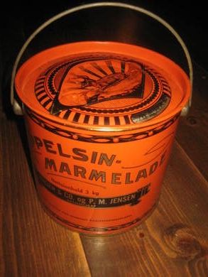 Meget pent spann med lokk og hank APPELSIN MARMELADE fra JENSEN & CO ca 16 cm i diameter 15 cm høgt 60 tallet