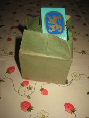 Eske med 10 stk ubrukte fyrstikkesker LØWENBRAU 80 tallet