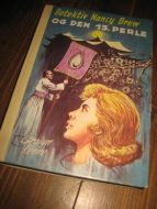 KEENE CAROLYN: Detektiv Nancy Drew OG DEN 13 PERLE Bok nr 60