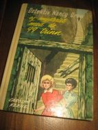 KEENE CAROLYN: Detektiv Nancy Drew og mysteriet med de 99 trinn Bok nr 43