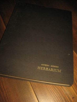 Gammelt HERBARIUM med planter 40-50 tallet
