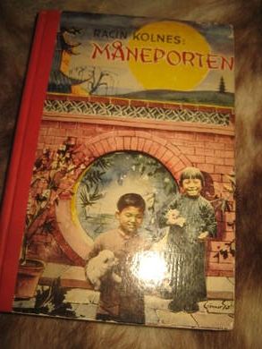 KOLNES, RACIN: MÅNEPORTEN. 1958