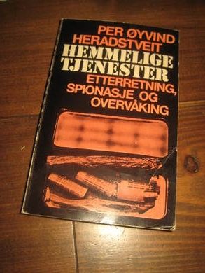 HERADSTVEIT, PER ØYVIND: HEMMELIGE TJENESTER. 1973.