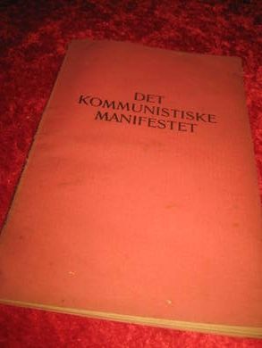 DET KOMMUNISTISKE MANIFESTET. 1921