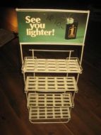 Salsdispenser for lightere ca 80 cm høg pen på diske i kramboda di 80 tallet ?