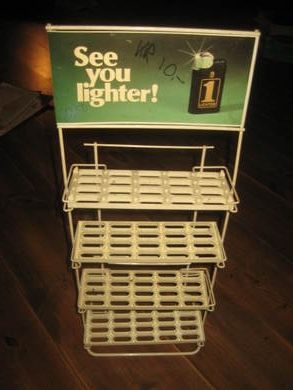 Salsdispenser for lightere ca 80 cm høg pen på diske i kramboda di 80 tallet ?