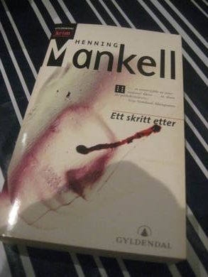MANKELL HENNING: ETT SKRITT ETTER