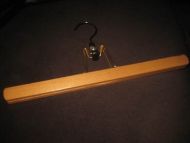 Pen eldre kleshenger for oppheng av dressbukser 60-70 tallet Ca 40 cm lang