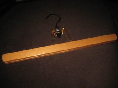 Pen eldre kleshenger for oppheng av dressbukser 60-70 tallet Ca 40 cm lang