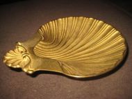 Messingfat på 3 bein ca 14 cm langt