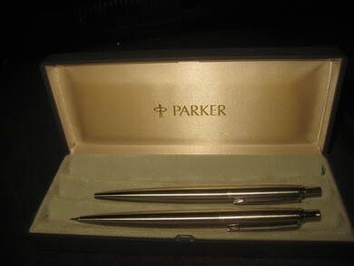 Originaleske med 2 ubrukte PARKER penner