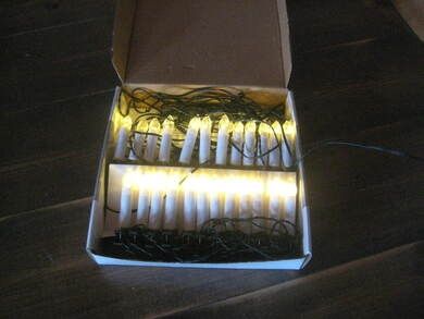 Eske med julelys testa og dei er i orden