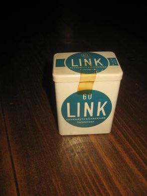 Boks med innhold LINK fra Apothekernes Laboratorium for Spæsialpreparater 60 tallet