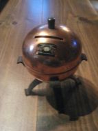 Sparebørse for telefonpenger kobber og smijern ca 12 cm høg Spesiell noe for deg?