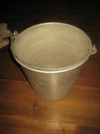 Pent HØYANG 10 liters spann, ca 25 cm høgt. Kan brukes til så mangt.