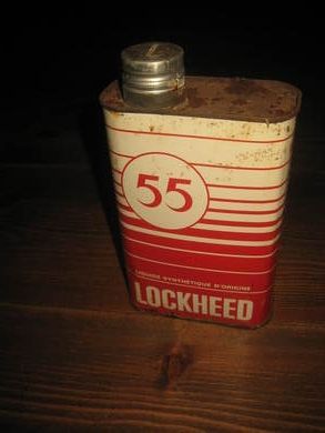 Oljekanne med innhold 55 LOCKHEED 50-60 tallet