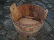 Pen oval trestamp ca 66 cm i diameter 40 cm høg 30-40 tallet