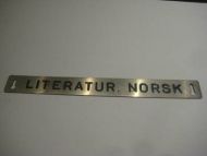 Pent skilt fra 50 tallet, brukt i bibliotek, noe for deg? LITTERATUR, NORSK.