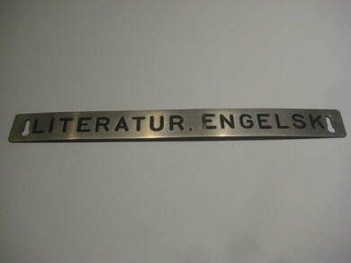 Pent skilt fra 50 tallet, brukt i bibliotek, noe for deg? LITTERATUR, ENGELSK.