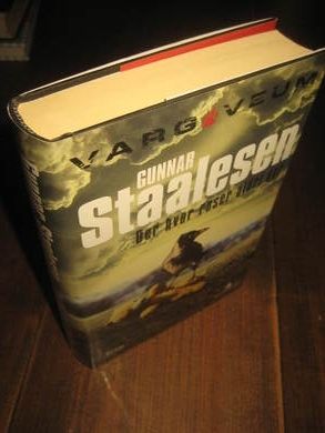 STAALESEN, GUNNAR: DER HVOR ROSER ALDRI DØR. 2012
