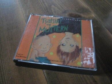 Tsatski og muttern. 3  CD lest av Kai Remlow. Ca 3 timer.