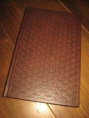 GREENE, GRAHAM: DEN DYPESTE GRUNN. 1983