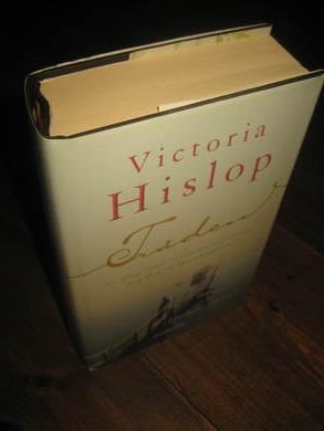 HISLOP, VICTORIA: TRÅDEN.2013
