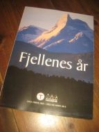 FJELLENES ÅR DNT ÅRBOK 2002