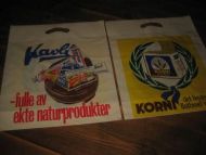 Str&oslash;kent og ubrukt plastnett med reklame for KAVLI og KORNI FLATBR&Oslash;D Sett fra begge sider 60-70 tallet