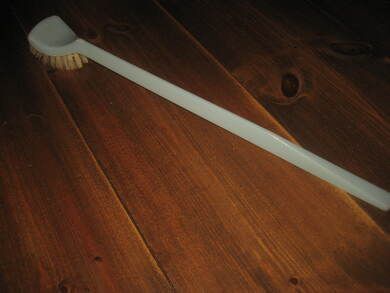Eldre plastbørste fra 70-80 tallet ca 43 cm lang