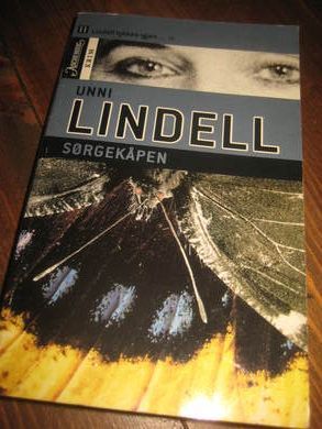 LINDELL UNNI: SØRGEKÅPE 2001